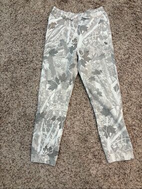 abercrombie kids Gray & White Camo Joggers